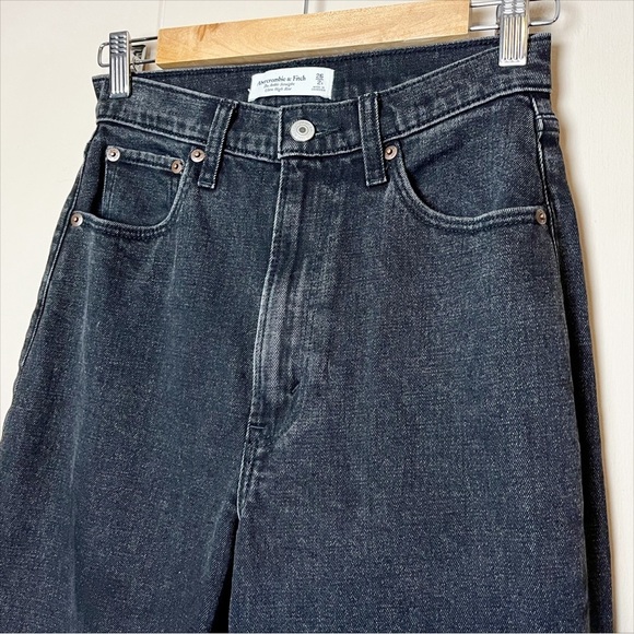 Abercrombie & Fitch Ankle Straight Ultra High Rise Jeans 26‎ 2 R black classic - Picture 3 of 13